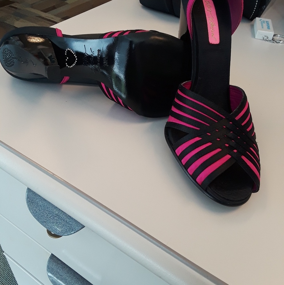 Betsy Johnson pink and black shoes